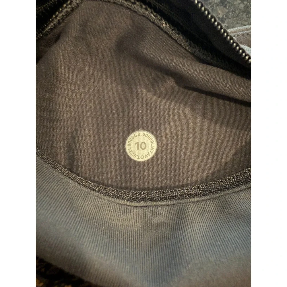 Lululemon Speed Up Short‎ Size 10 Grey Purple